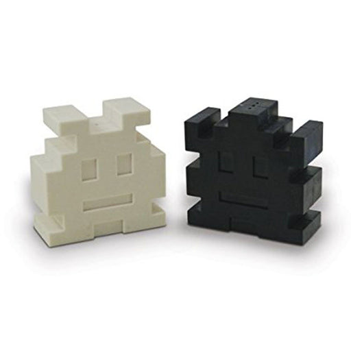 retro arcade salt and pepper shakers